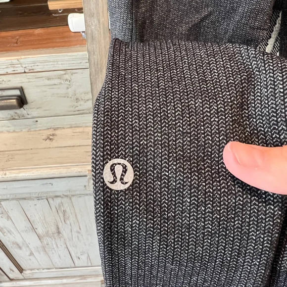 Lululemon women’s speed up tight 28” size 6 - Picture 8 of 13